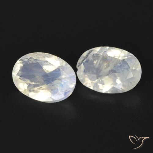 Shop natural 1.39ct 青みがかったホワイト レインボームーンストーン gems, 楕円形, from アメリカ at GemSelect. In stock, global shipping!