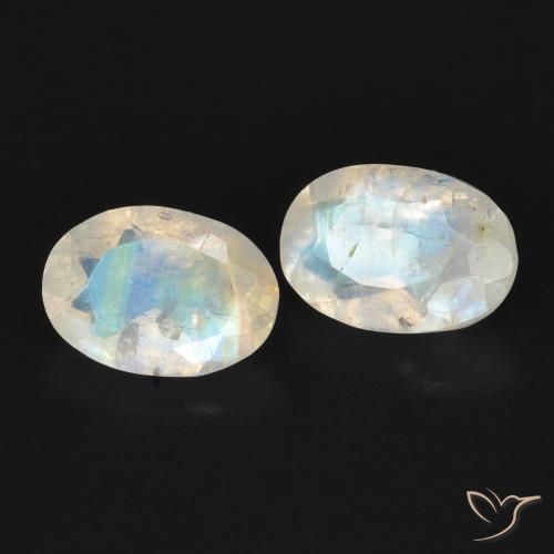 Shop natural 1.51ct 青みがかったホワイト レインボームーンストーン gems, 楕円形, from アメリカ at GemSelect. In stock, global shipping!