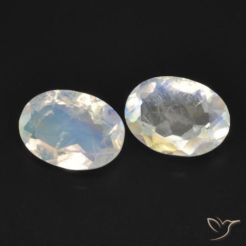 Shop natural 1.41ct 青みがかったホワイト レインボームーンストーン gems, 楕円形, from アメリカ at GemSelect. In stock, global shipping!