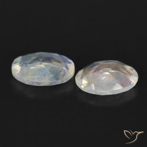 Shop natural 1.41ct 青みがかったホワイト レインボームーンストーン gems, 楕円形, from アメリカ at GemSelect. In stock, global shipping!