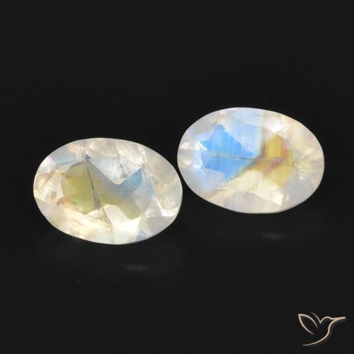 Shop natural 1.49ct 青みがかったホワイト レインボームーンストーン gems, 楕円形, from アメリカ at GemSelect. In stock, global shipping!