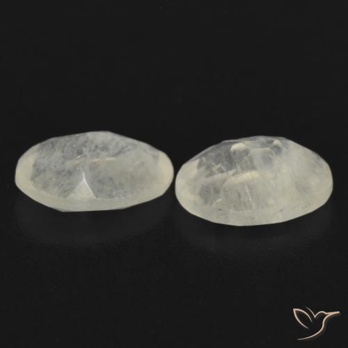 Shop natural 1.29ct 青みがかったホワイト レインボームーンストーン gems, 楕円形, from アメリカ at GemSelect. In stock, global shipping!