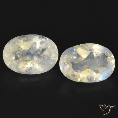 Shop natural 1.47ct 青みがかったホワイト レインボームーンストーン gems, 楕円形, from アメリカ at GemSelect. In stock, global shipping!