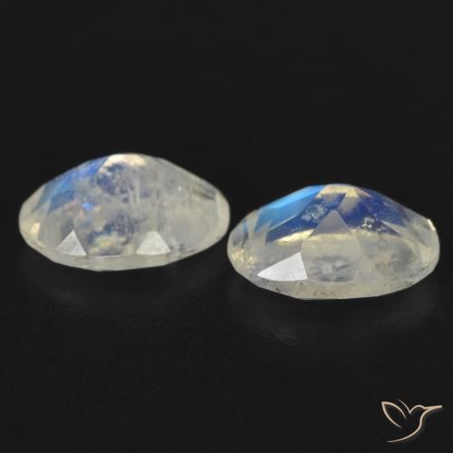 Shop natural 1.47ct 青みがかったホワイト レインボームーンストーン gems, 楕円形, from アメリカ at GemSelect. In stock, global shipping!