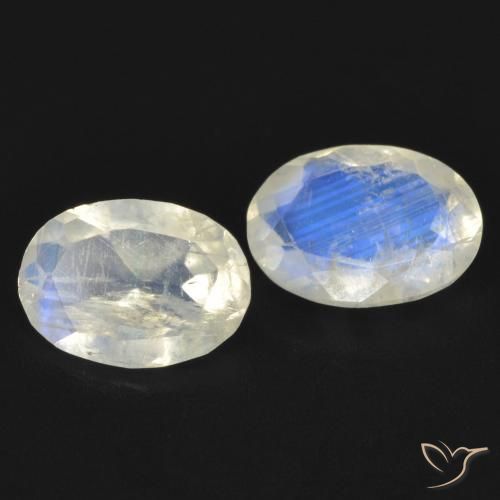 Shop natural 1.24ct 青みがかったホワイト レインボームーンストーン gems, 楕円形, from アメリカ at GemSelect. In stock, global shipping!