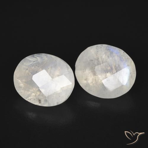 Shop natural 2.24ct 青みがかったホワイト レインボームーンストーン gems, 楕円形, from アメリカ at GemSelect. In stock, global shipping!