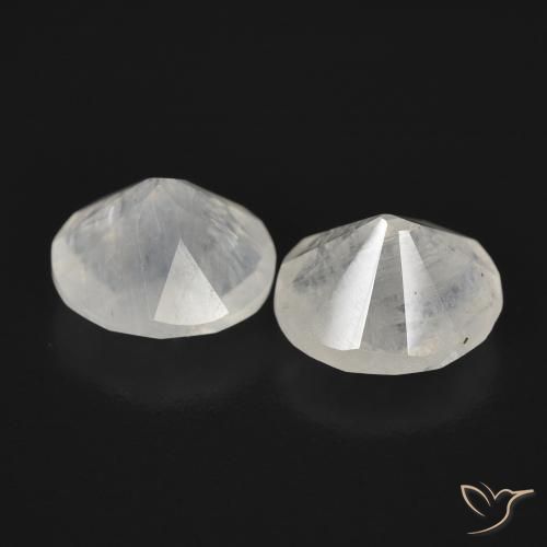 Shop natural 2.24ct 青みがかったホワイト レインボームーンストーン gems, 楕円形, from アメリカ at GemSelect. In stock, global shipping!