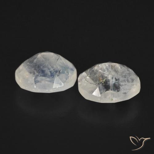 Shop natural 2.16ct 青みがかったホワイト レインボームーンストーン gems, 楕円形, from アメリカ at GemSelect. In stock, global shipping!