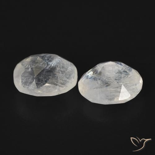 Shop natural 2.22ct 青みがかったホワイト レインボームーンストーン gems, 楕円形, from アメリカ at GemSelect. In stock, global shipping!