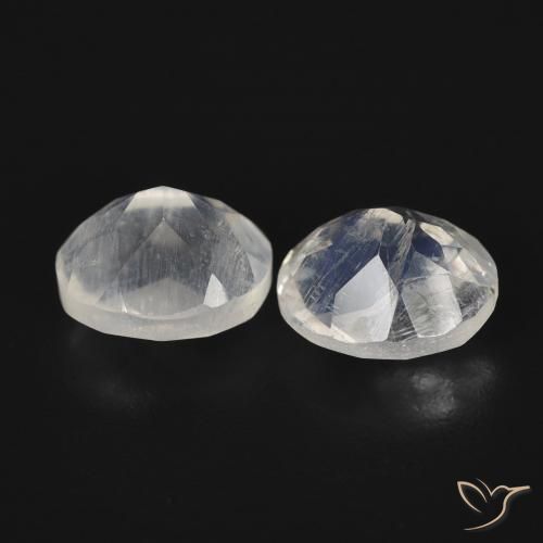 Shop natural 2.20ct 青みがかったホワイト レインボームーンストーン gems, 楕円形, from アメリカ at GemSelect. In stock, global shipping!