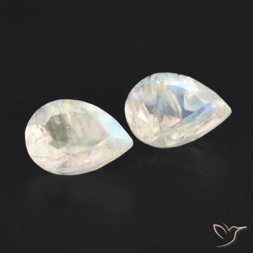 Shop natural 0.88ct 青みがかったホワイト レインボームーンストーン gems, 洋梨の形, from アメリカ at GemSelect. In stock, global shipping!