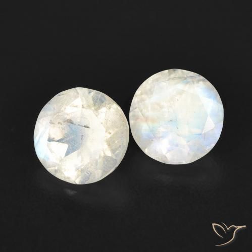 Shop natural 1.03ct 青みがかったホワイト レインボームーンストーン gems, ラウンド, from アメリカ at GemSelect. In stock, global shipping!
