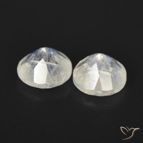 Shop natural 1.03ct 青みがかったホワイト レインボームーンストーン gems, ラウンド, from アメリカ at GemSelect. In stock, global shipping!