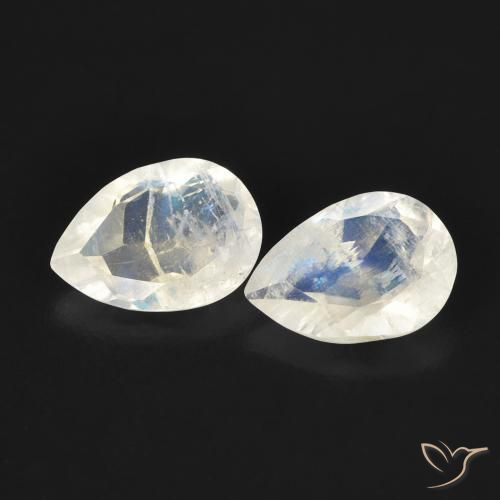 Shop natural 1.02ct 青みがかったホワイト レインボームーンストーン gems, 洋梨の形, from アメリカ at GemSelect. In stock, global shipping!