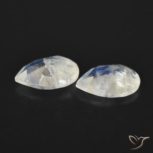 Shop natural 1.02ct 青みがかったホワイト レインボームーンストーン gems, 洋梨の形, from アメリカ at GemSelect. In stock, global shipping!