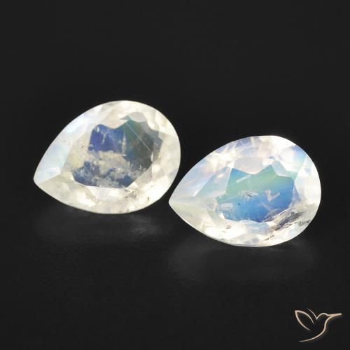 Shop natural 1.35ct 青みがかったホワイト レインボームーンストーン gems, 洋梨の形, from アメリカ at GemSelect. In stock, global shipping!