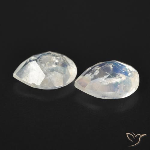 Shop natural 1.35ct 青みがかったホワイト レインボームーンストーン gems, 洋梨の形, from アメリカ at GemSelect. In stock, global shipping!