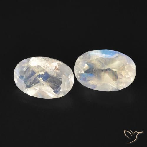 Shop natural 0.96ct 青みがかったホワイト レインボームーンストーン gems, 楕円形, from アメリカ at GemSelect. In stock, global shipping!