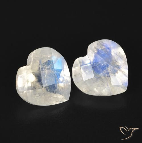 Shop natural 1.34ct 青みがかったホワイト レインボームーンストーン gems, 心臓, from アメリカ at GemSelect. In stock, global shipping!