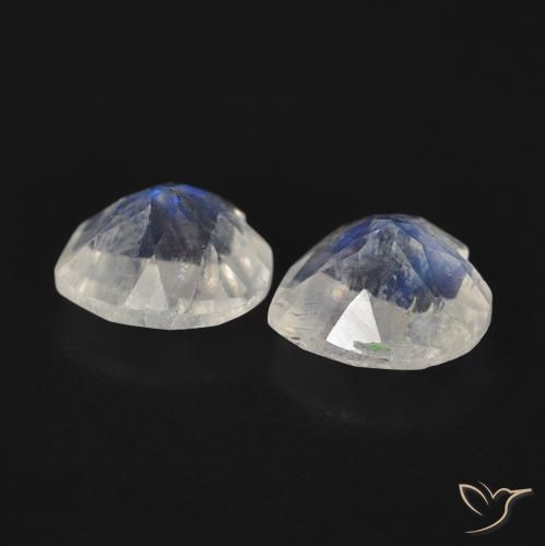 Shop natural 1.21ct 青みがかったホワイト レインボームーンストーン gems, 心臓, from アメリカ at GemSelect. In stock, global shipping!
