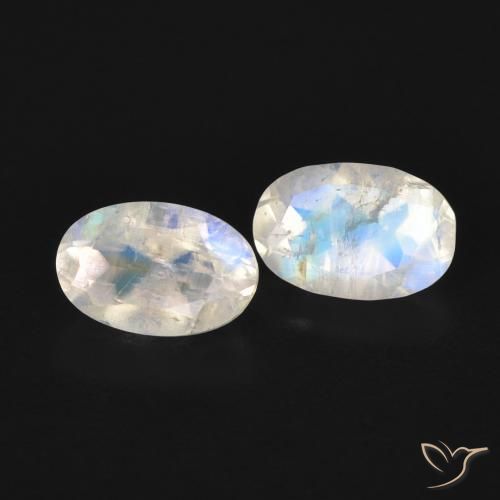 Shop natural 1.07ct 青みがかったホワイト レインボームーンストーン gems, 楕円形, from アメリカ at GemSelect. In stock, global shipping!
