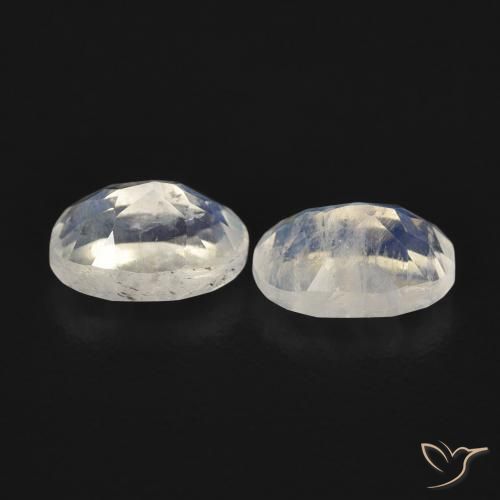 Shop natural 1.07ct 青みがかったホワイト レインボームーンストーン gems, 楕円形, from アメリカ at GemSelect. In stock, global shipping!