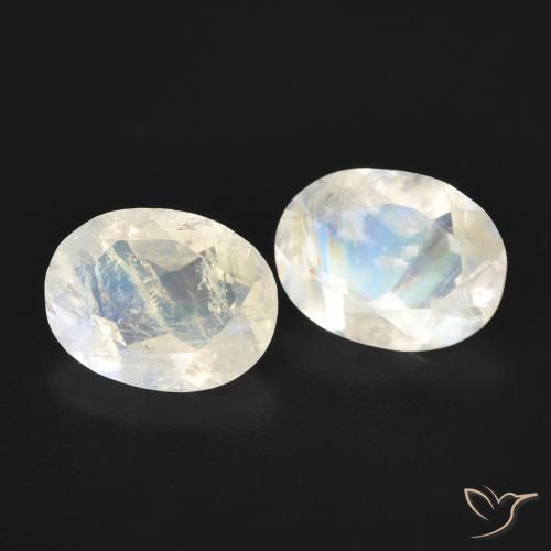 Shop natural 2.37ct 青みがかったホワイト レインボームーンストーン gems, 楕円形, from アメリカ at GemSelect. In stock, global shipping!