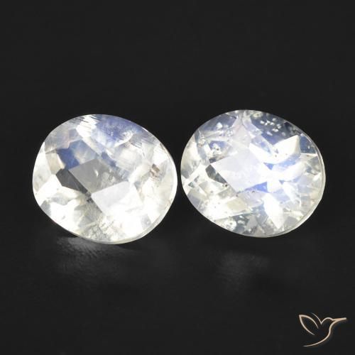 Shop natural 2.31ct 青みがかったホワイト レインボームーンストーン gems, 楕円形, from アメリカ at GemSelect. In stock, global shipping!