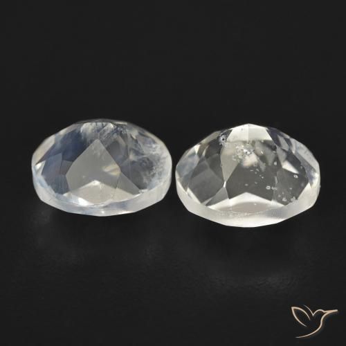Shop natural 2.31ct 青みがかったホワイト レインボームーンストーン gems, 楕円形, from アメリカ at GemSelect. In stock, global shipping!