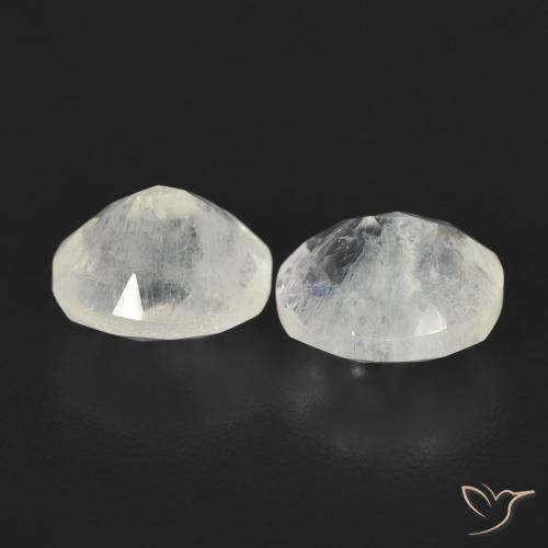 Shop natural 2.48ct 青みがかったホワイト レインボームーンストーン gems, 楕円形, from アメリカ at GemSelect. In stock, global shipping!