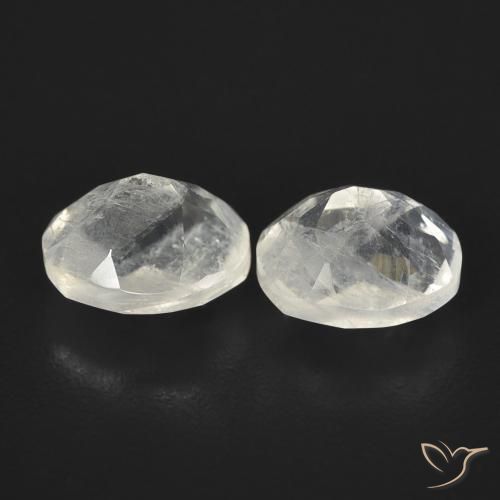 Shop natural 2.29ct 青みがかったホワイト レインボームーンストーン gems, 楕円形, from アメリカ at GemSelect. In stock, global shipping!
