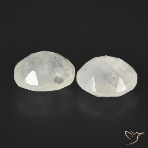 Shop natural 2.37ct 青みがかったホワイト レインボームーンストーン gems, 楕円形, from アメリカ at GemSelect. In stock, global shipping!