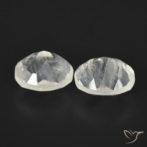 Shop natural 2.38ct 青みがかったホワイト レインボームーンストーン gems, 楕円形, from アメリカ at GemSelect. In stock, global shipping!