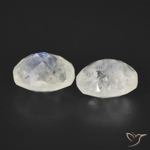 Shop natural 2.46ct 青みがかったホワイト レインボームーンストーン gems, 楕円形, from アメリカ at GemSelect. In stock, global shipping!