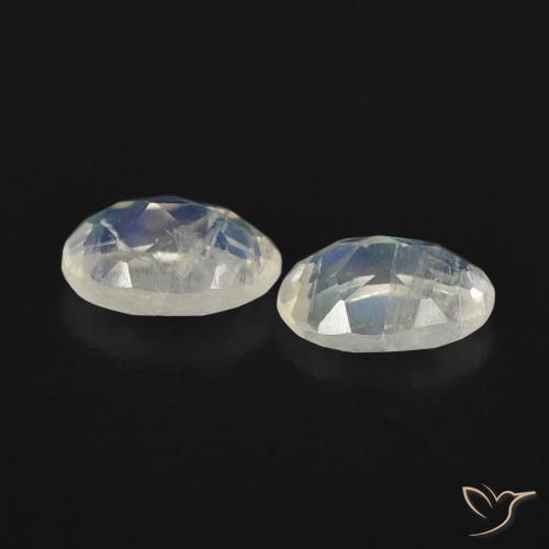 Shop natural 0.82ct 青みがかったホワイト レインボームーンストーン gems, マーキーズ, from アメリカ at GemSelect. In stock, global shipping!