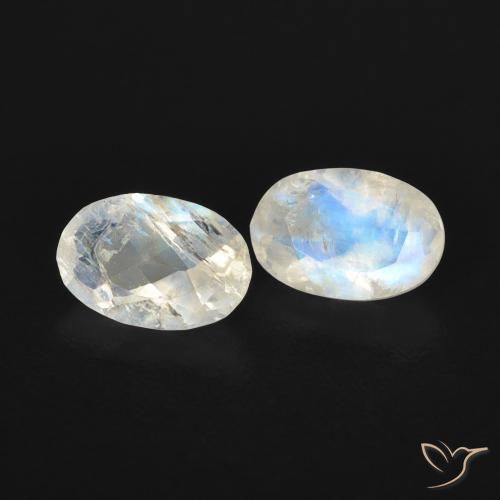 Shop natural 0.88ct 青みがかったホワイト レインボームーンストーン gems, 楕円形, from アメリカ at GemSelect. In stock, global shipping!