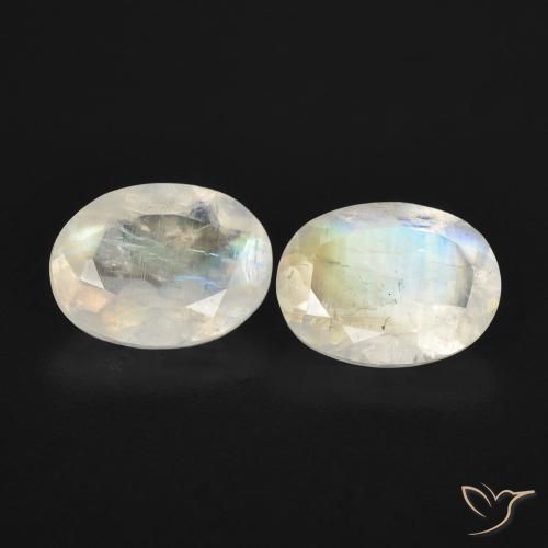 Shop natural 2.28ct 青みがかったホワイト レインボームーンストーン gems, 楕円形, from アメリカ at GemSelect. In stock, global shipping!