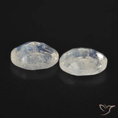 Shop natural 2.41ct 青みがかったホワイト レインボームーンストーン gems, 楕円形, from アメリカ at GemSelect. In stock, global shipping!