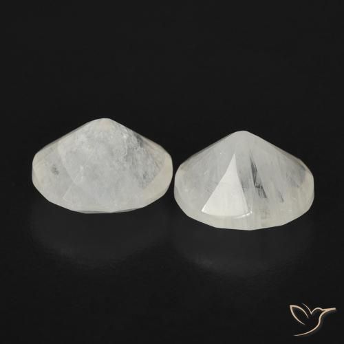 Shop natural 2.11ct 青みがかったホワイト レインボームーンストーン gems, 楕円形, from アメリカ at GemSelect. In stock, global shipping!