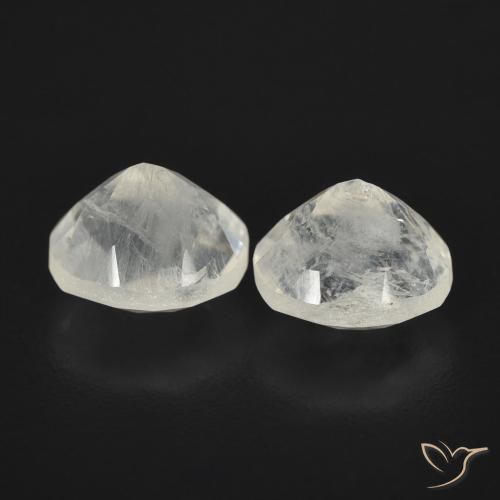 Shop natural 2.43ct 青みがかったホワイト レインボームーンストーン gems, 楕円形, from アメリカ at GemSelect. In stock, global shipping!