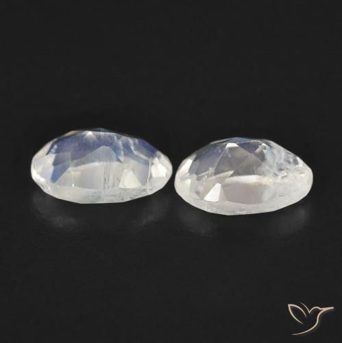 Shop natural 0.83ct 青みがかったホワイト レインボームーンストーン gems, 楕円形, from アメリカ at GemSelect. In stock, global shipping!