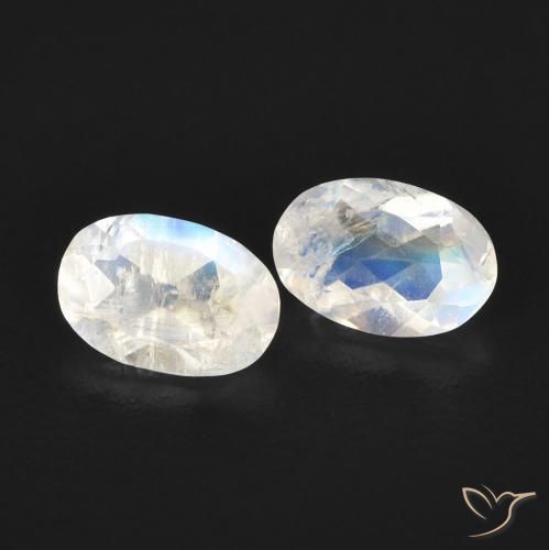 Shop natural 0.81ct 青みがかったホワイト レインボームーンストーン gems, 楕円形, from アメリカ at GemSelect. In stock, global shipping!