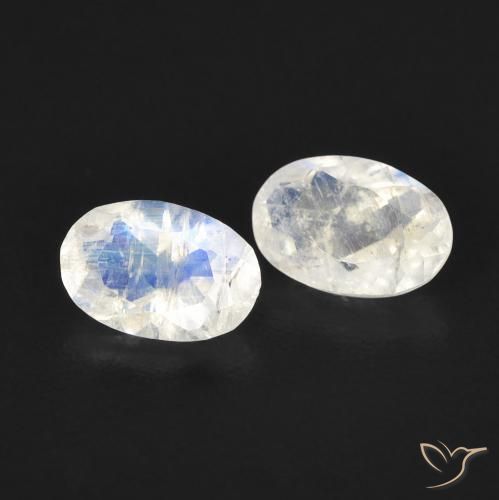 Shop natural 0.82ct 青みがかったホワイト レインボームーンストーン gems, 楕円形, from アメリカ at GemSelect. In stock, global shipping!