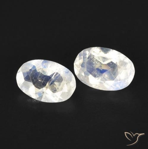 Shop natural 0.84ct 青みがかったホワイト レインボームーンストーン gems, 楕円形, from アメリカ at GemSelect. In stock, global shipping!