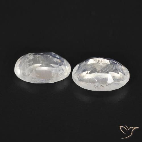Shop natural 0.95ct 青みがかったホワイト レインボームーンストーン gems, 楕円形, from アメリカ at GemSelect. In stock, global shipping!