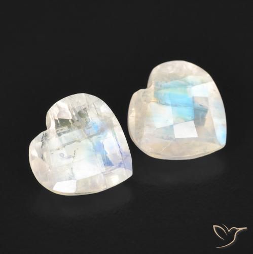 Shop natural 1.31ct 青みがかったホワイト レインボームーンストーン gems, 心臓, from アメリカ at GemSelect. In stock, global shipping!