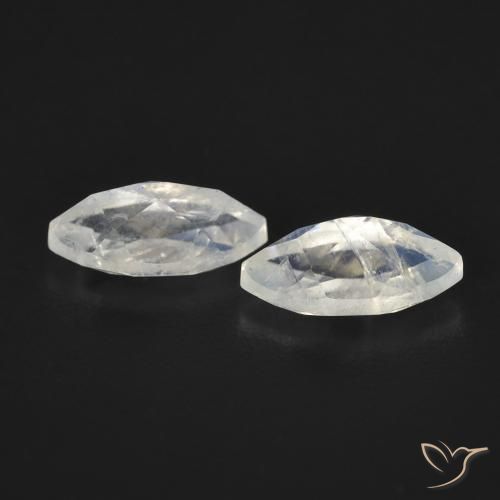 Shop natural 1.20ct 青みがかったホワイト レインボームーンストーン gems, マーキーズ, from アメリカ at GemSelect. In stock, global shipping!