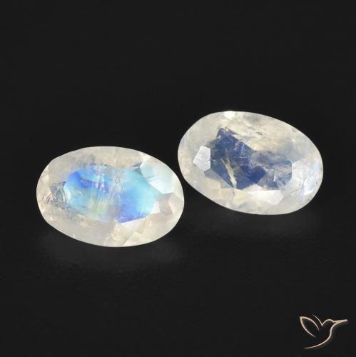Shop natural 0.76ct 青みがかったホワイト レインボームーンストーン gems, 楕円形, from アメリカ at GemSelect. In stock, global shipping!