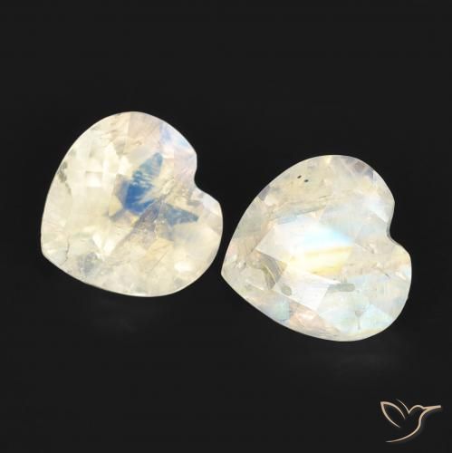 Shop natural 1.45ct 青みがかったホワイト レインボームーンストーン gems, 心臓, from アメリカ at GemSelect. In stock, global shipping!