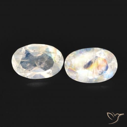 Shop natural 0.83ct 青みがかったホワイト レインボームーンストーン gems, 楕円形, from アメリカ at GemSelect. In stock, global shipping!